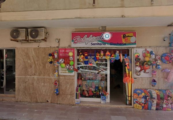negozio in vendita a Margherita di Savoia