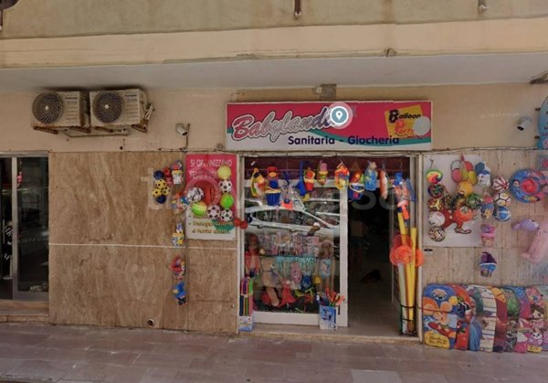 negozio in vendita a Margherita di Savoia