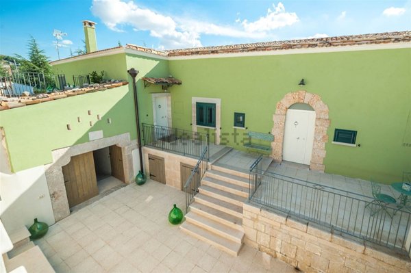 casa indipendente in vendita a Minervino Murge