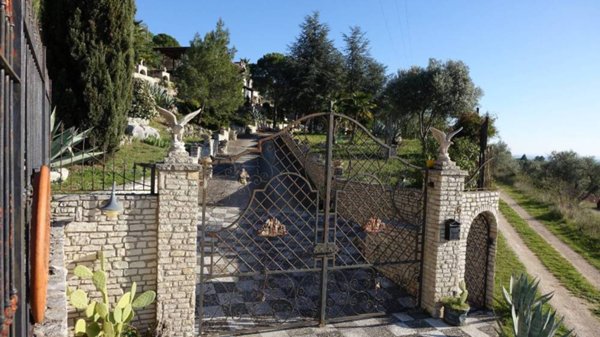 casa indipendente in vendita a Minervino Murge