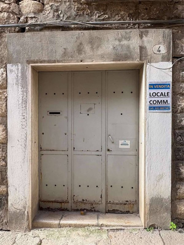 locale commerciale in vendita a Minervino Murge