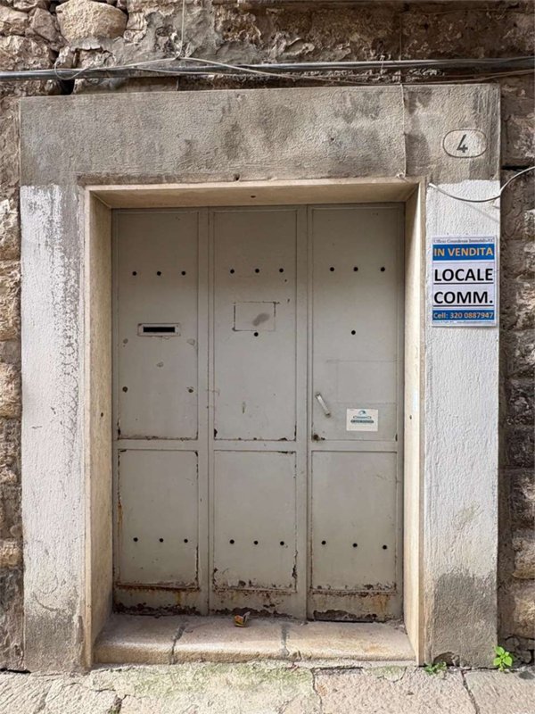 locale commerciale in vendita a Minervino Murge