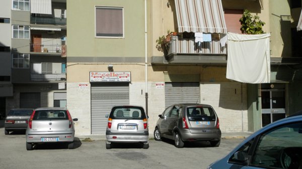 locale di sgombero in vendita a Trani