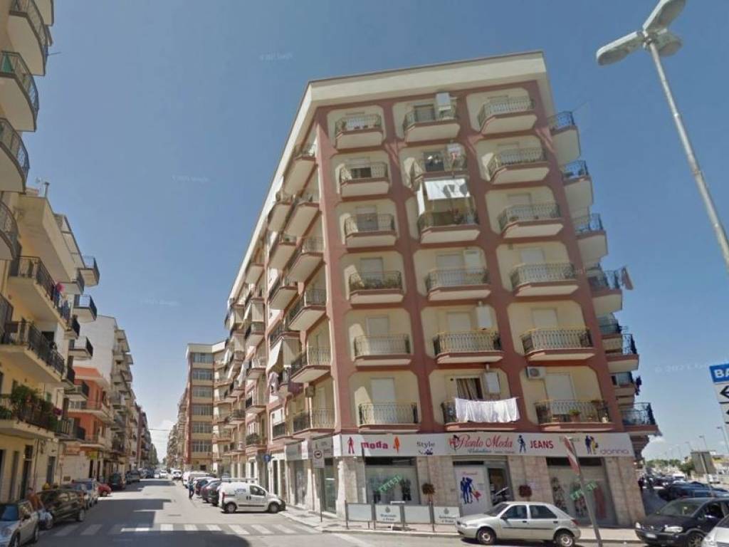 negozio in vendita a Trani
