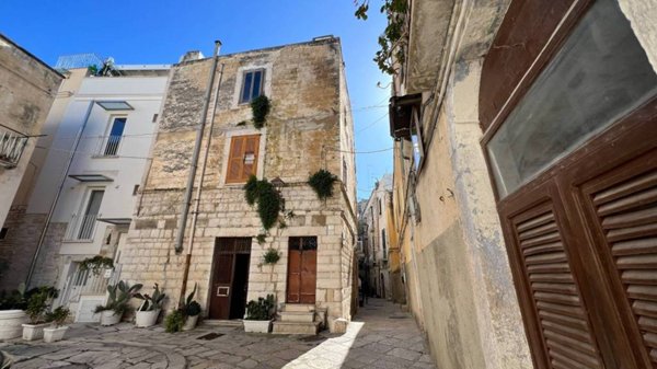 casa indipendente in vendita a Trani in zona Borgo Medievale