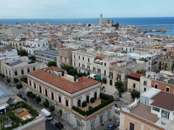 intera palazzina in vendita a Trani in zona Borgo Ottocentesco