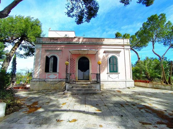 casa indipendente in vendita a Trani