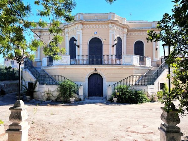 casa indipendente in vendita a Trani
