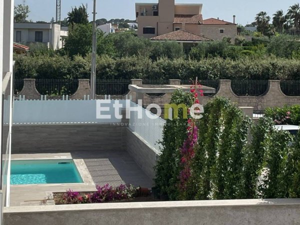 casa indipendente in vendita a Trani