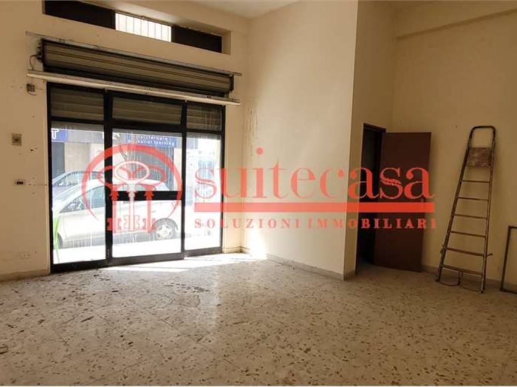 negozio in vendita a Trani