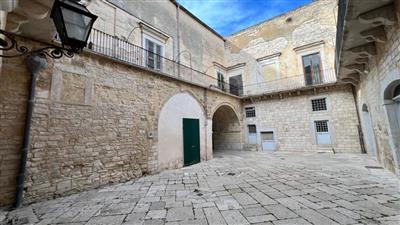 appartamento in vendita a Trani in zona Borgo Medievale