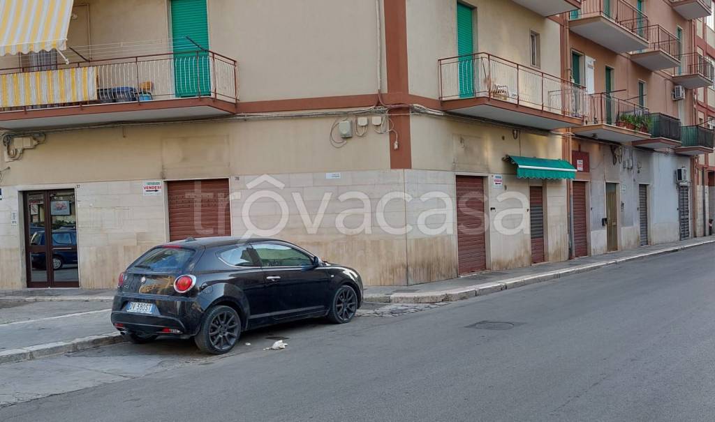 negozio in vendita a Trani