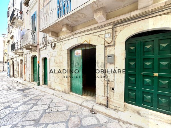 appartamento in vendita a Trani in zona Borgo Medievale