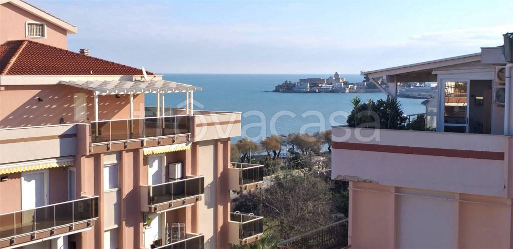 appartamento in vendita a Trani in zona Borgo Ottocentesco