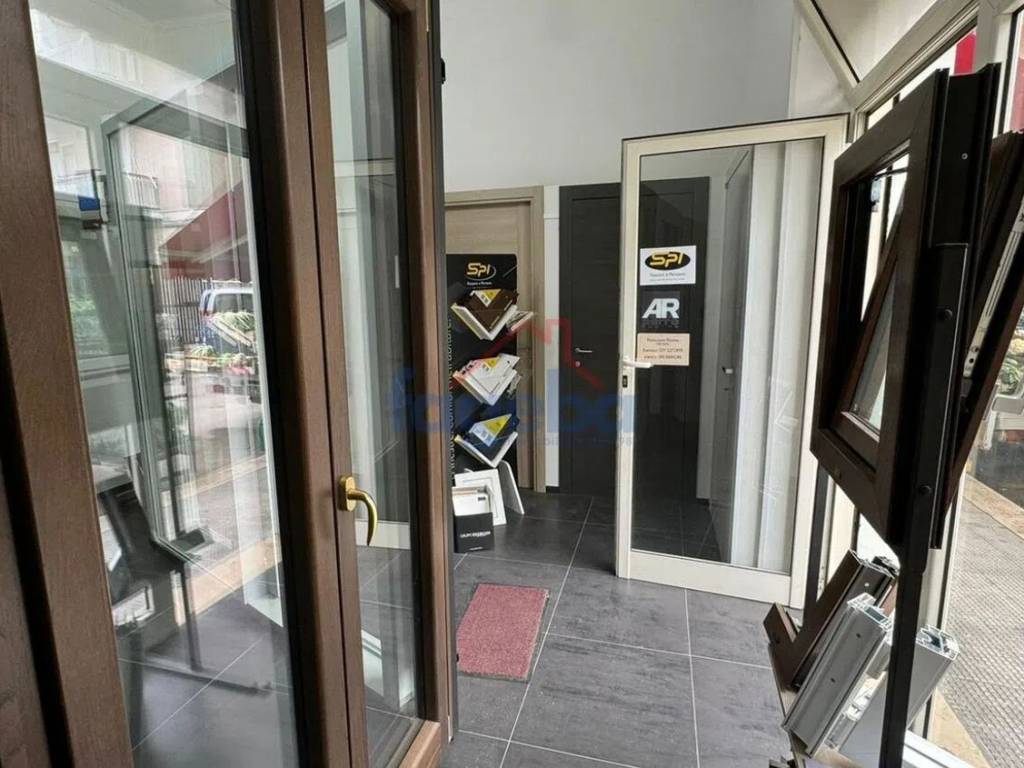 negozio in vendita a Trani