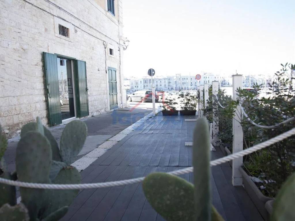 negozio in vendita a Trani