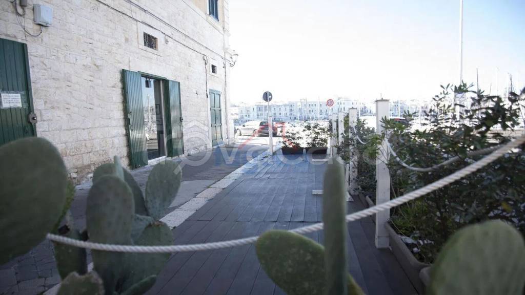 negozio in vendita a Trani