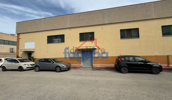 capannone in vendita a Trani