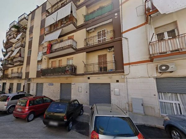 negozio in vendita a Trani