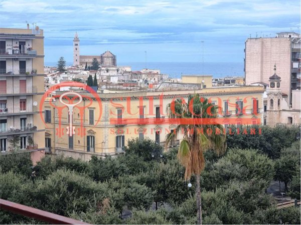 negozio in vendita a Trani in zona Borgo Ottocentesco