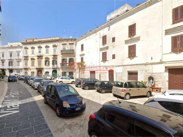 intera palazzina in vendita a Trani in zona Borgo Medievale