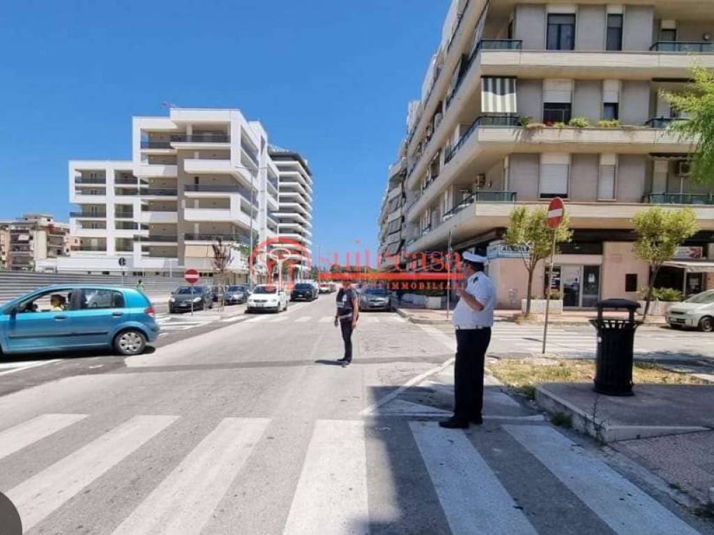 negozio in vendita a Trani