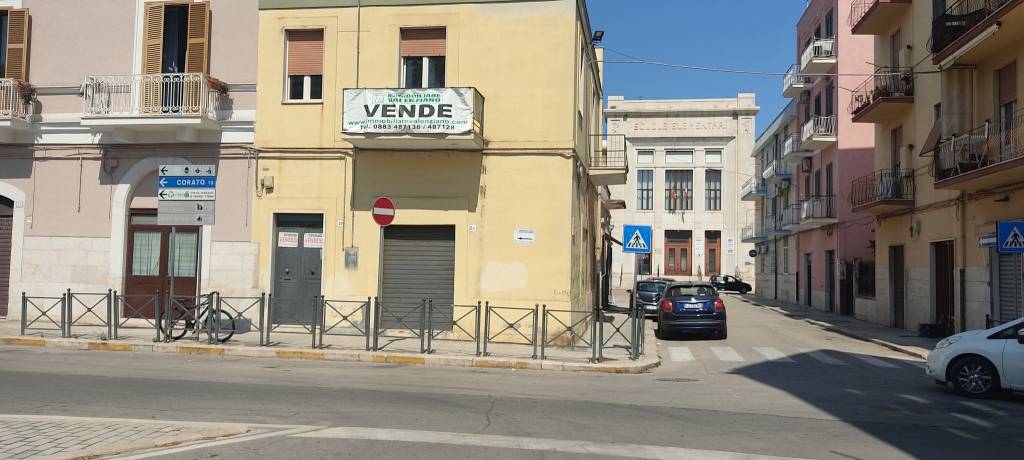 casa indipendente in vendita a Trani in zona Borgo Ottocentesco