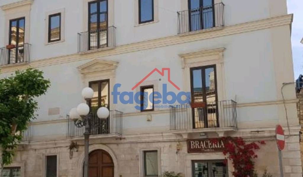 appartamento in vendita a Trani in zona Borgo Ottocentesco