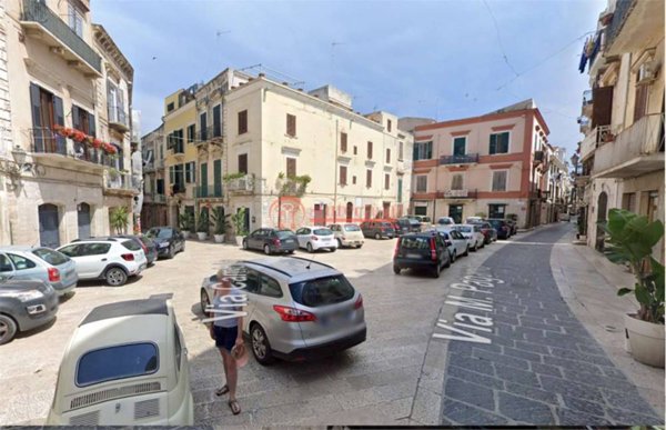 intera palazzina in vendita a Trani in zona Borgo Medievale