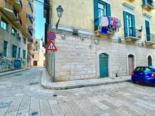negozio in vendita a Trani in zona Borgo Medievale