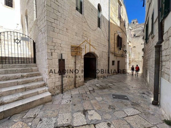 appartamento in vendita a Trani in zona Borgo Medievale