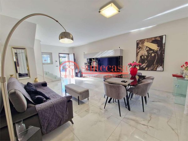 casa indipendente in vendita a Trani in zona Capirro