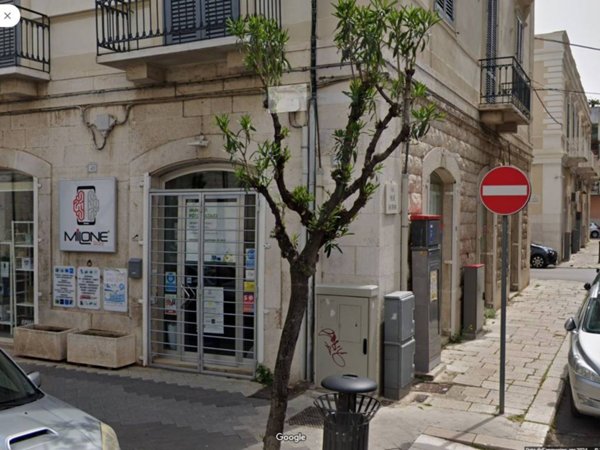 negozio in vendita a Trani in zona Borgo Ottocentesco