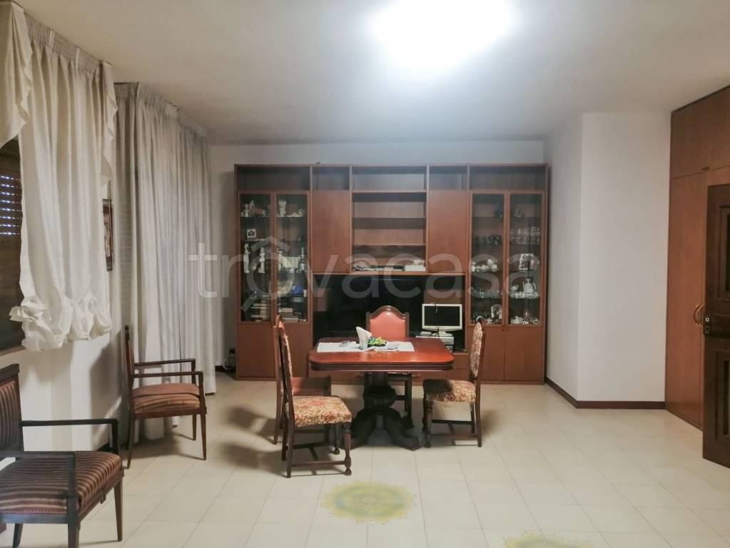appartamento in vendita a Trani in zona Borgo Ottocentesco