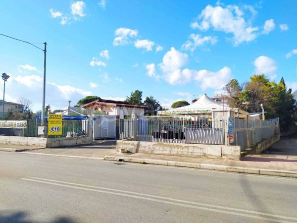 negozio in vendita a Trani