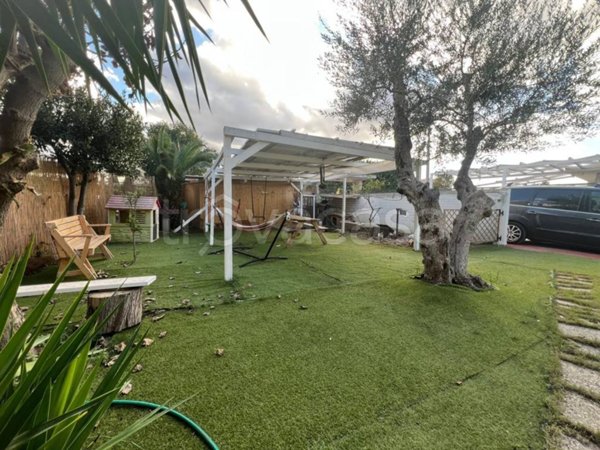 casa indipendente in vendita a Trani in zona Villa Dragonetti