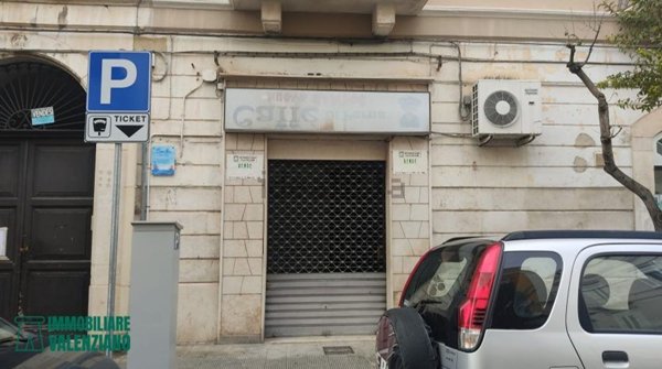locale commerciale in vendita a Trani in zona Borgo Ottocentesco