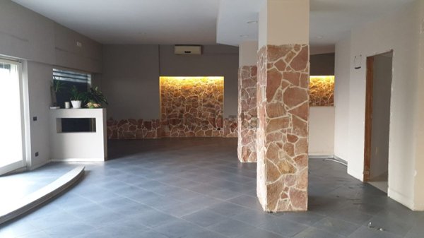 locale commerciale in vendita a Trani