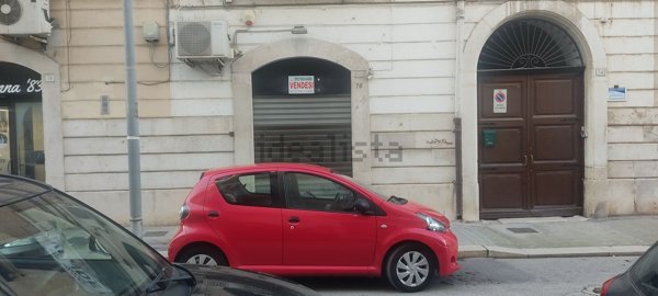 locale commerciale in vendita a Trani in zona Borgo Ottocentesco