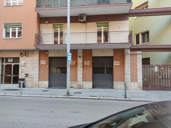 locale commerciale in vendita a Trani in zona Borgo Ottocentesco