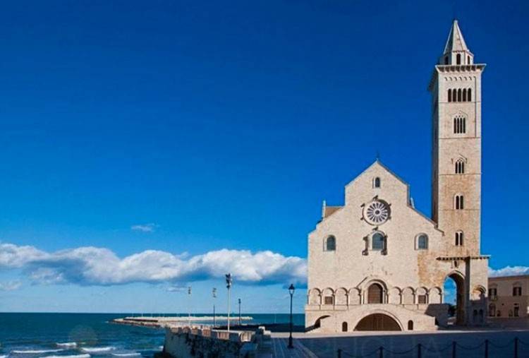 negozio in vendita a Trani in zona Borgo Medievale
