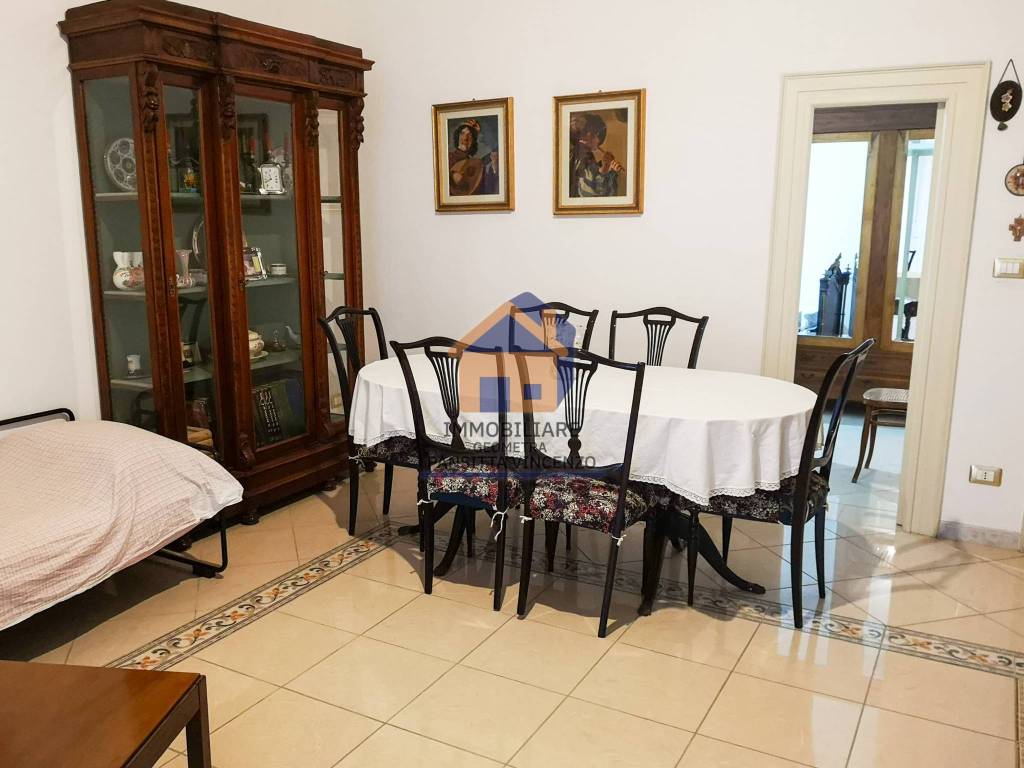 appartamento in vendita a Trani in zona Borgo Ottocentesco