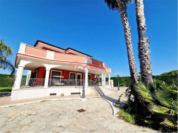 casa indipendente in vendita a Trani in zona Borgo Medievale