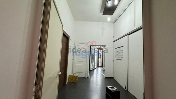 locale commerciale in vendita a Trani