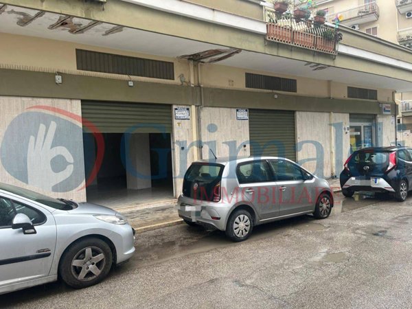 negozio in vendita a Trani