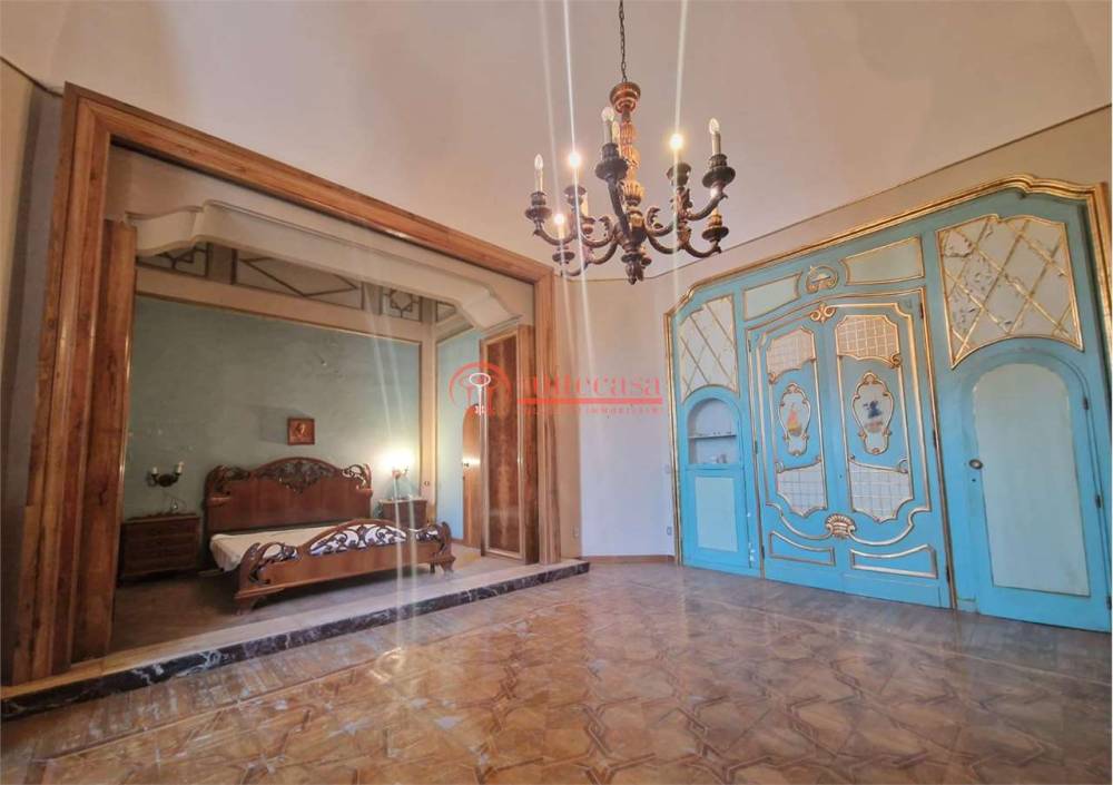 casa indipendente in vendita a Trani in zona Borgo Ottocentesco