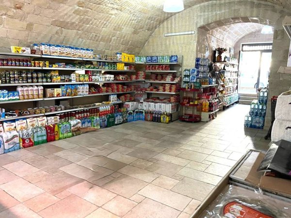 negozio in vendita a Trani