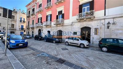 locale commerciale in vendita a Trani in zona Borgo Medievale