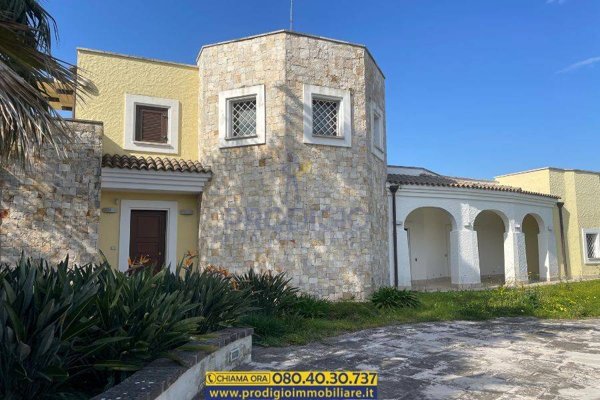 casa indipendente in vendita a Trani