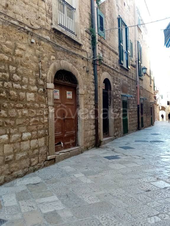 negozio in vendita a Trani in zona Borgo Medievale